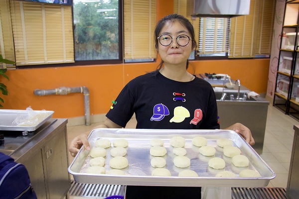 共捧一轮明月，感恩永存心间――bevitor伟德国际1946导师团中秋节感恩活动