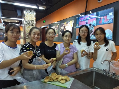 共捧一轮明月，感恩永存心间――bevitor伟德国际1946导师团中秋节感恩活动