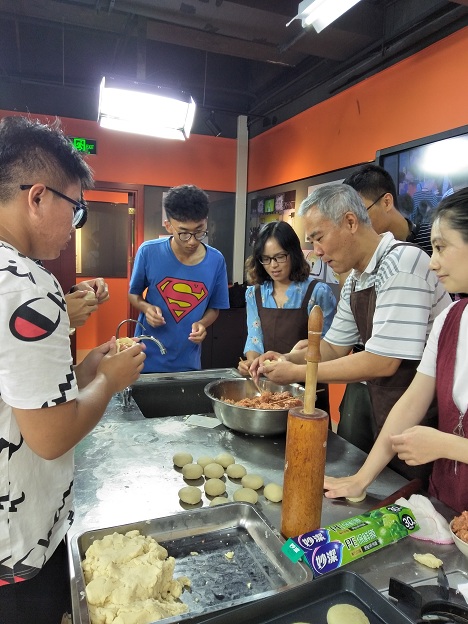 共捧一轮明月，感恩永存心间――bevitor伟德国际1946导师团中秋节感恩活动