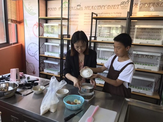 bevitor伟德国际1946工会举行六一亲子烘焙活动