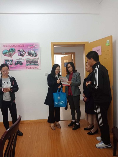 爱满重阳节，浓浓敬老情―bevitor伟德国际1946员工党支部开展社区为老服务