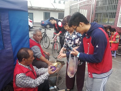 爱满重阳节，浓浓敬老情―bevitor伟德国际1946员工党支部开展社区为老服务