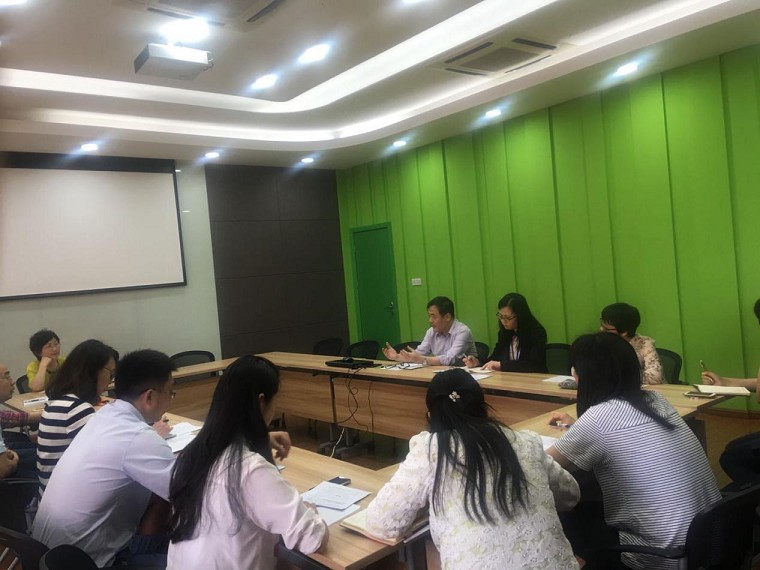 bevitor伟德国际1946教工党支部组织开展“争做四有好老师”讨论会