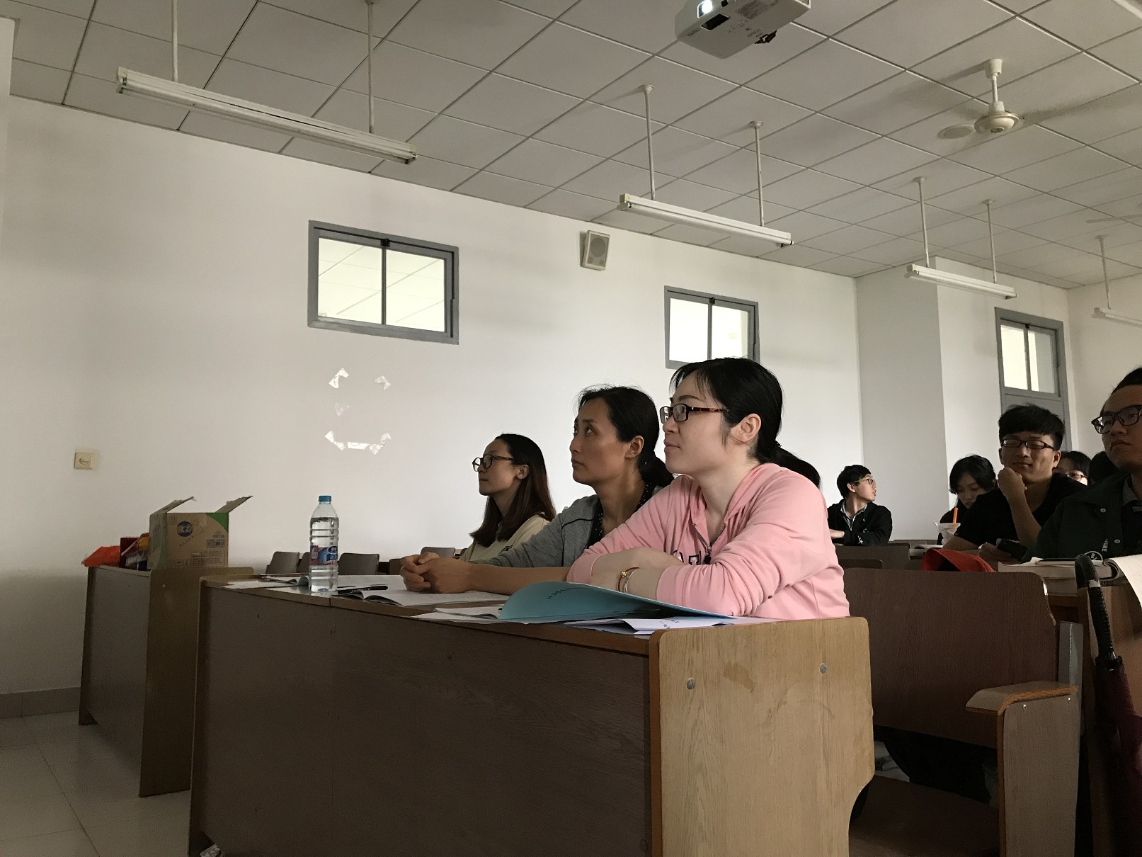 书香杏林 砥砺前行――bevitor伟德国际1946明德导师团系列活动之14卫管首届读书报告会